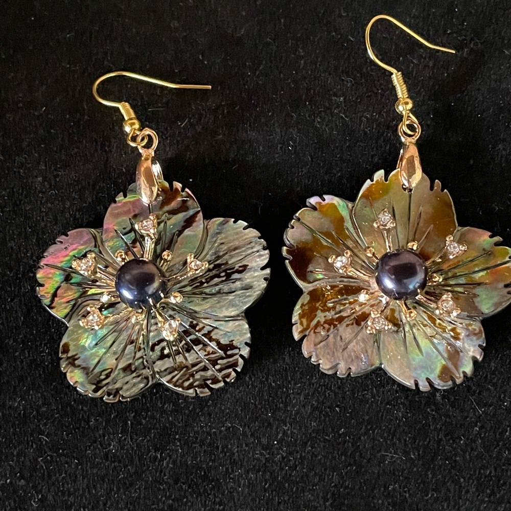 Abalone Shell Flower Earrings - Picture 5 of 6